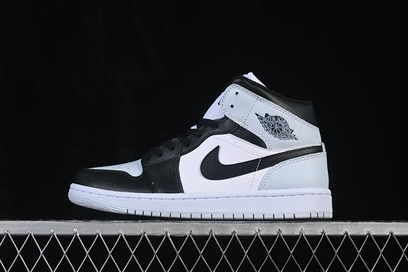 All categories Air Jordan Jordan series basketball shoes Air Jordan 1 Mid G version pure original Air Jordan 1 Mid AJ1 Joe 1 black and white gray mid-top cultural casual sneakers DQ8426-002